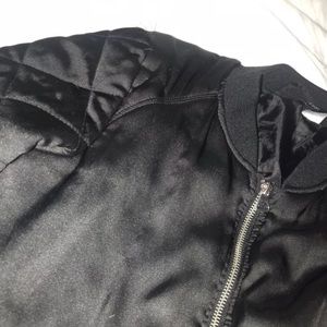 H&M Black bomber jacket🖤